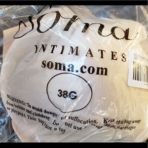 Soma NWT VANISHING BACK
Full Coverage Front Close Bra 38G